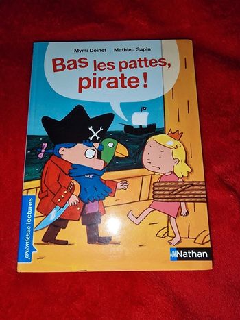 Livre bas les pattes pirate