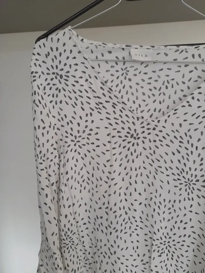 Blouse col v taille 40 Vila - photo numéro 2