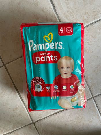 Pampers pants