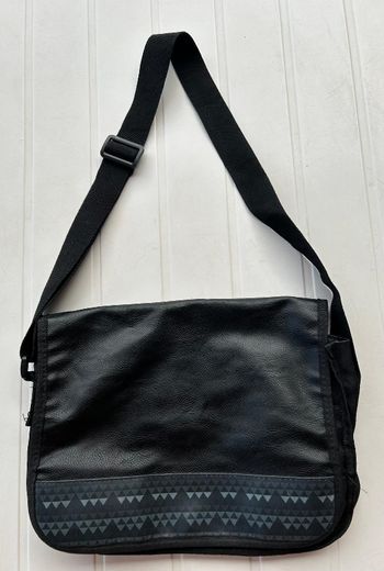 Sacoche/trousse toilette homme bandoulière AXE