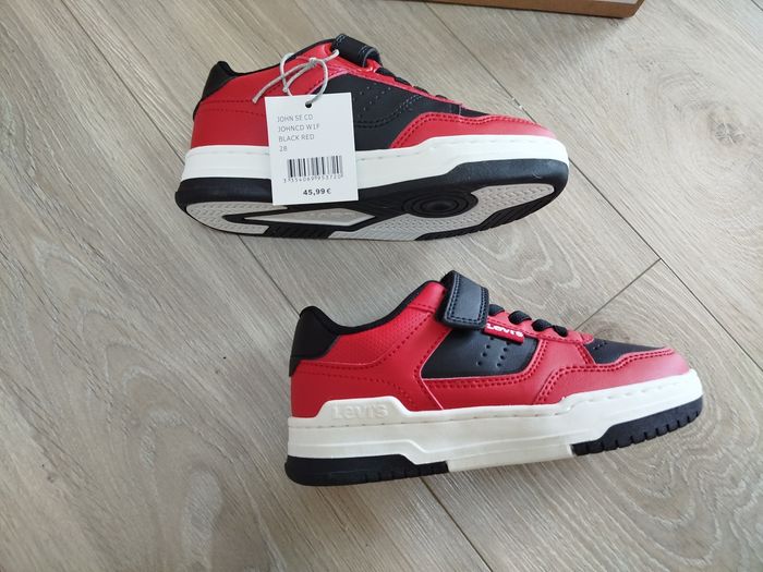 Basket levis pointure 28 neuve - photo numéro 3