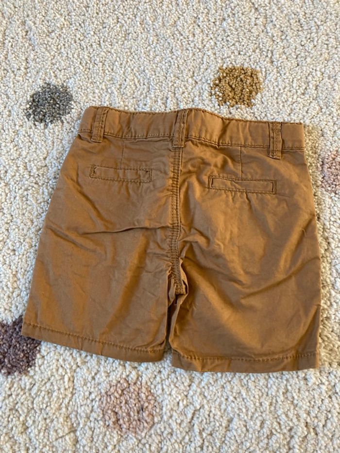 Short style chino 6 mois neuf - photo numéro 2