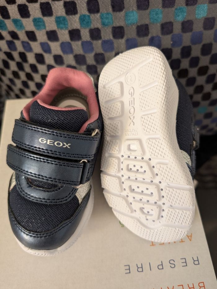 Baskets fille ultra-légeres. Taille 20. Neuf. Geox - photo numéro 5