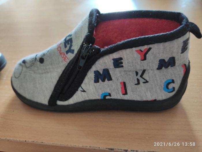 Chaussons Mickey - photo numéro 2