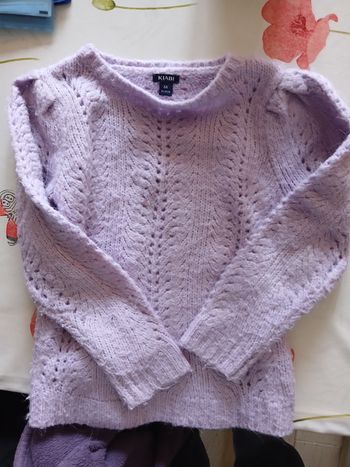 Joli pull fille TBE en 6 ans.