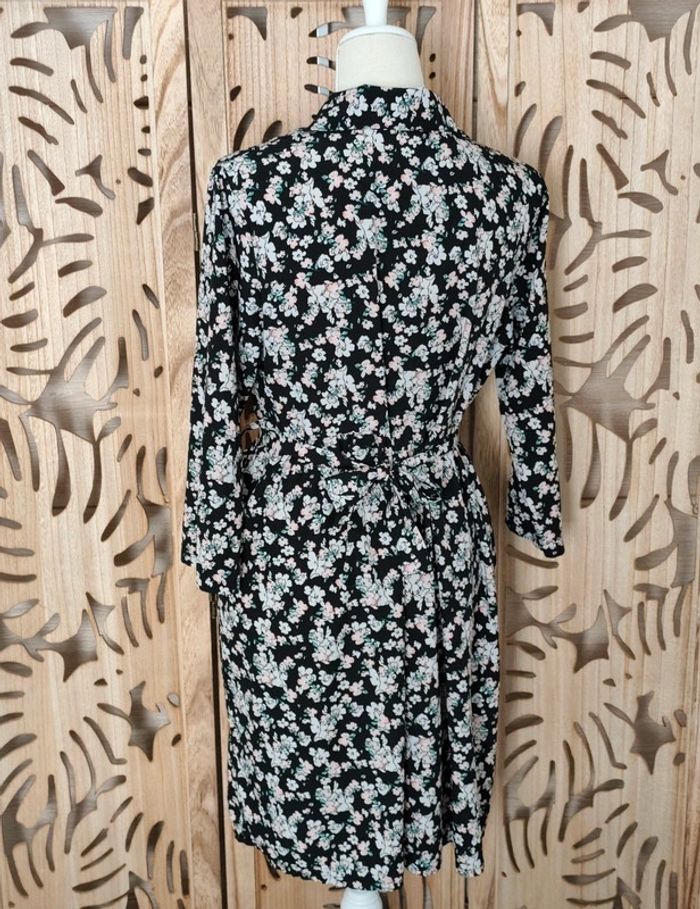 Robe fleurie noire - Coupe chemisier - Taille 42/44 Actuelle - photo numéro 6