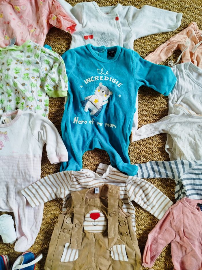 Lot pyjamas 1 mois - photo numéro 4