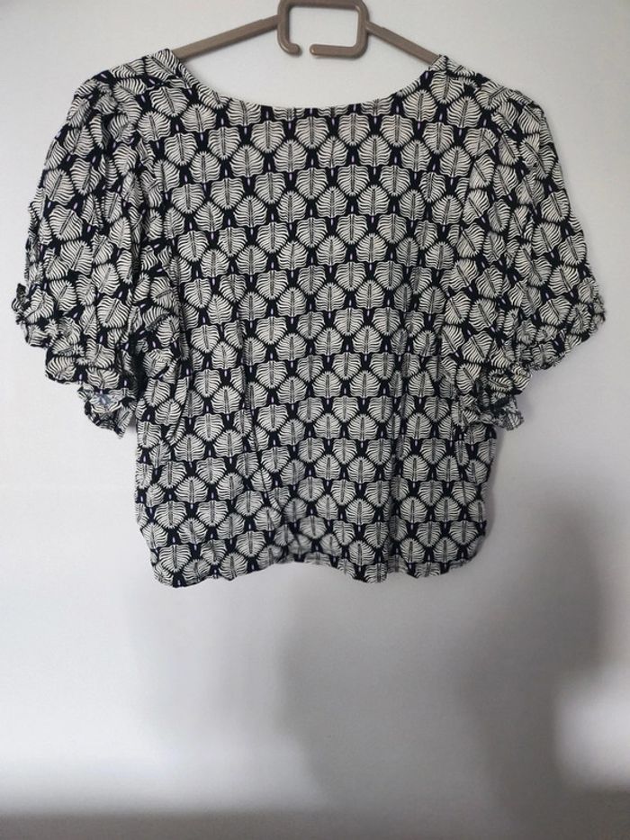 Tee-shirt top crop top haut Gemo taille 38 excellent état noir blanc et lilas - photo numéro 4