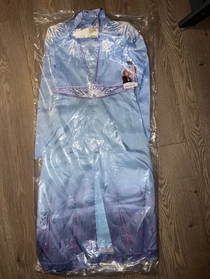 Déguisement reine des neiges officiel Disney store