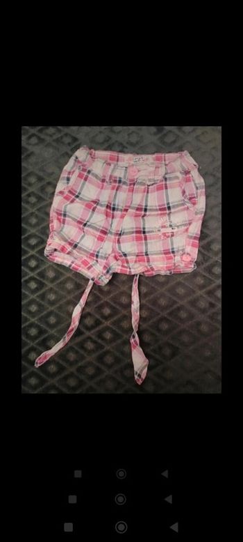 Short fille