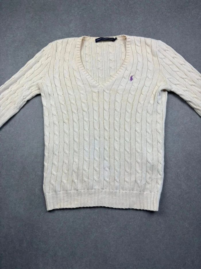 Pull d’hiver torsadé en maille Ralph Lauren blanc crème logo violet col V taille M femme - photo numéro 2