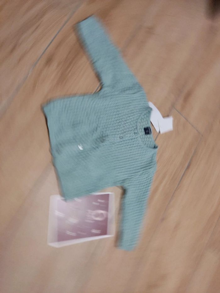 Gilet ajouré Kiabi neuf avec étiquette 6 mois - photo numéro 5