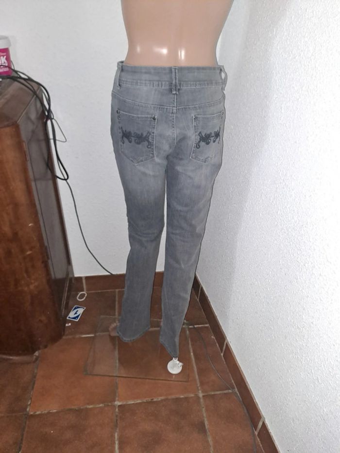 Jean femme taille 38 - photo numéro 2