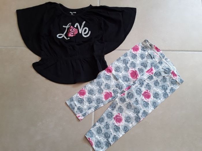 Ensemble fille leggings + t-shirt MC "love" 2 ans TBE