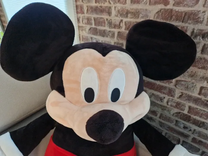 Peluche Mickey géante 100 cm Disneystore - photo numéro 4