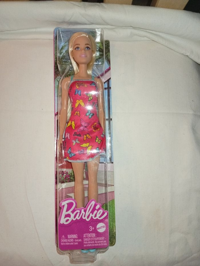 Barbie NEUVE