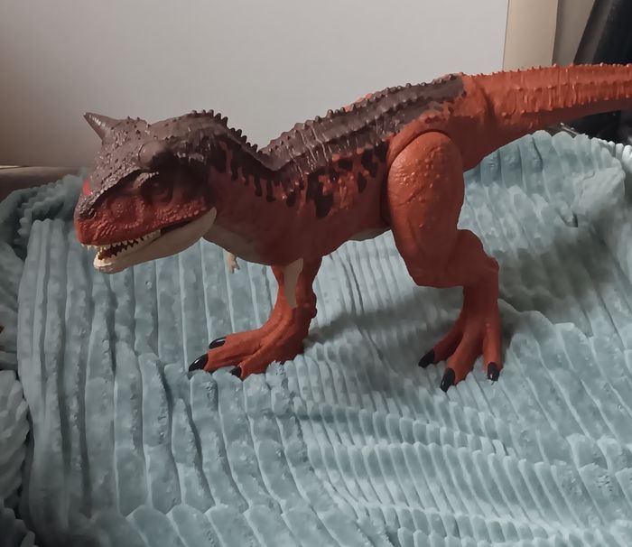 Carnotaure super colossal jurassic world - photo numéro 6