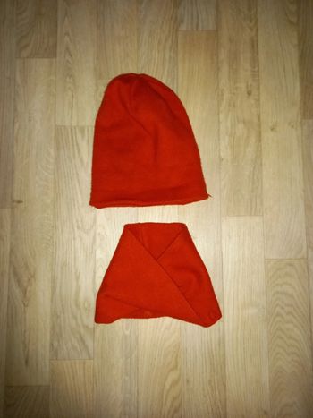 Bonnet et snood en excellent état