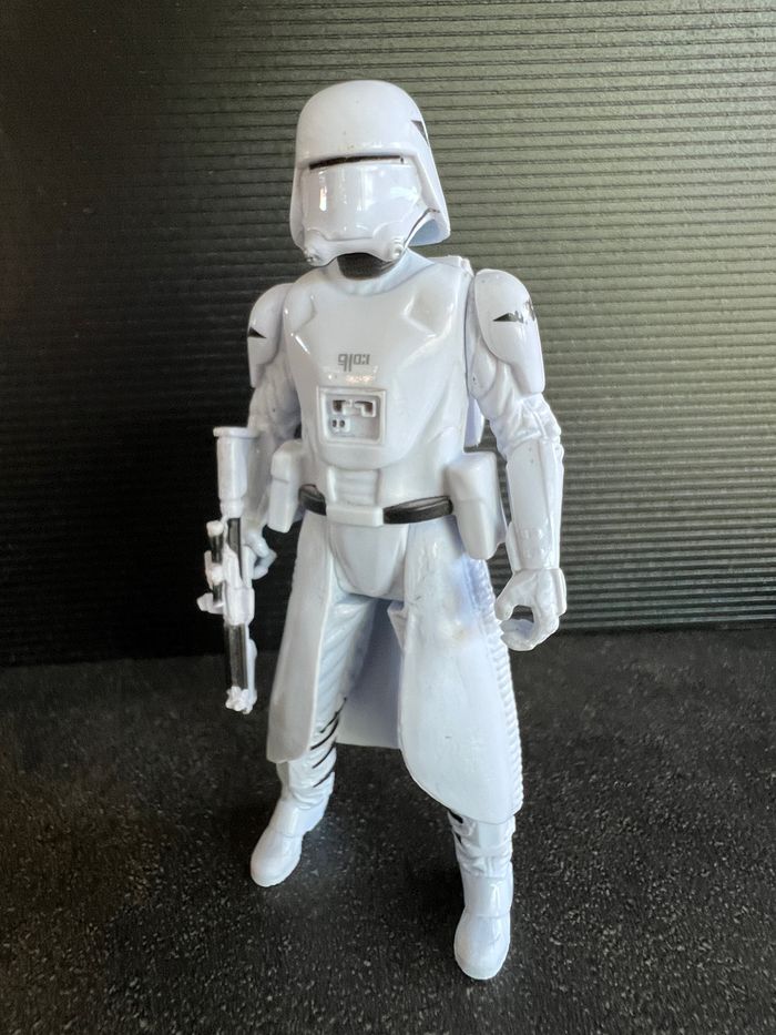Snowtrooper du Premier Ordre - Figurine Star Wars 10cm - photo numéro 8