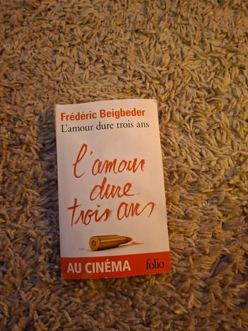 Livre l'amour dure trois ans de Frédéric beigbeder