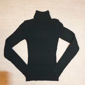 Pull noir