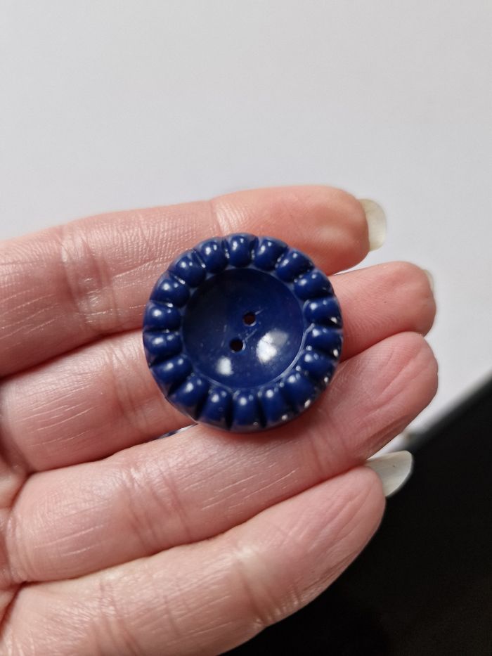 6 gros boutons - photo numéro 2