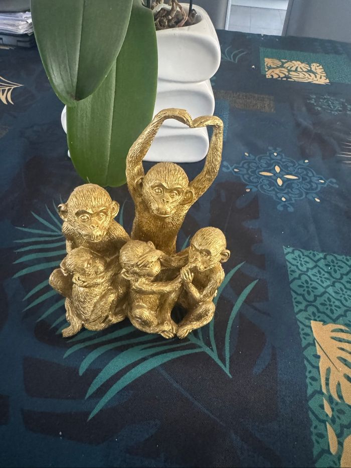 Statuette de singes
