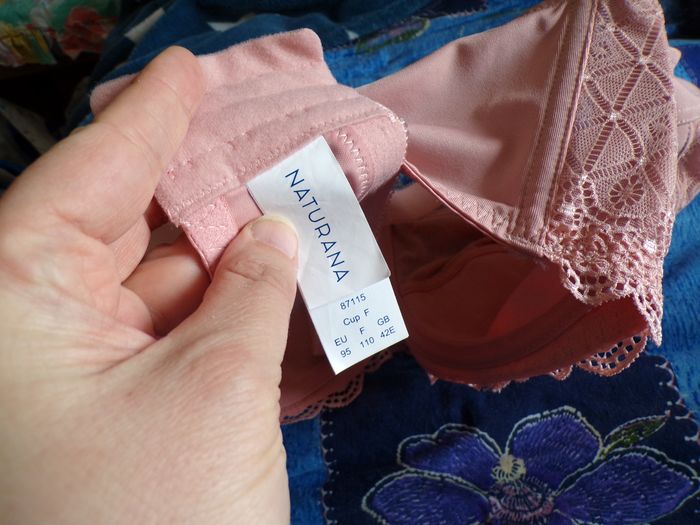 Soutien gorge rose 110F neuf - photo numéro 3