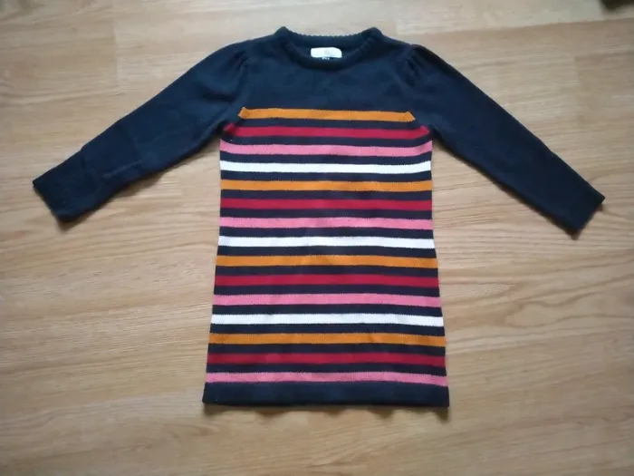 Robe pull. Manches longues. Fille. La redoute.
Taille 5 ans