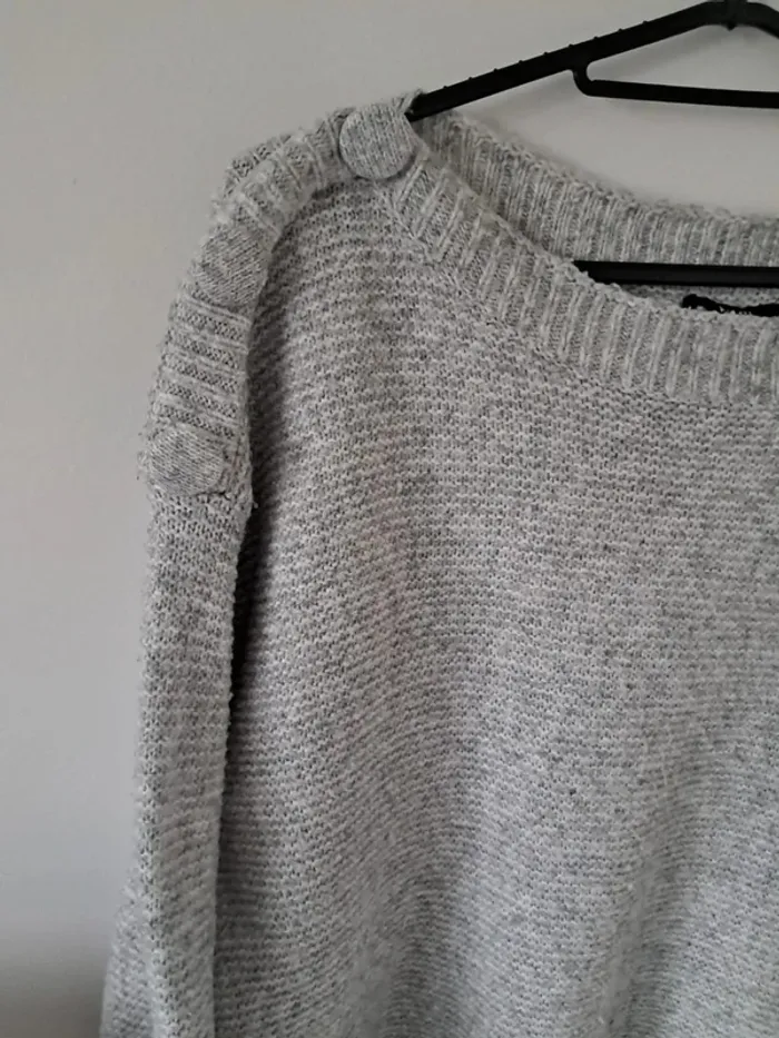 Pull gris kiabi taille M - photo numéro 2