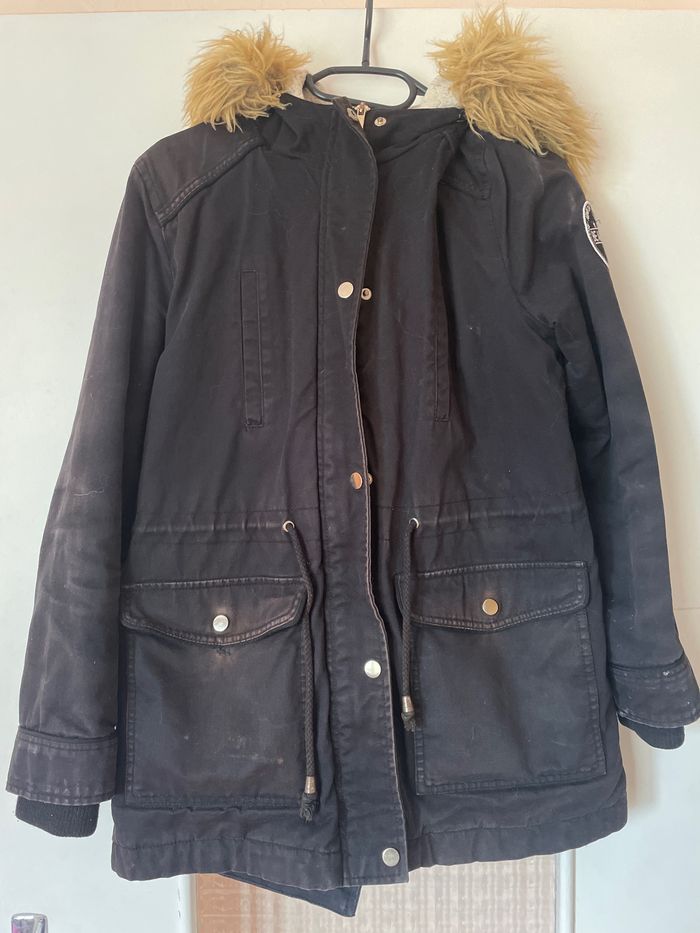 Veste parka noire à capuche fourrée – Taille M