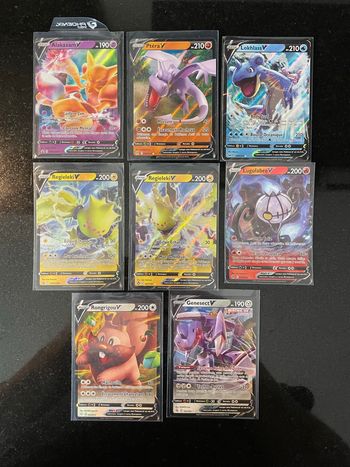 Lot de 8 cartes Pokémon V dont promo