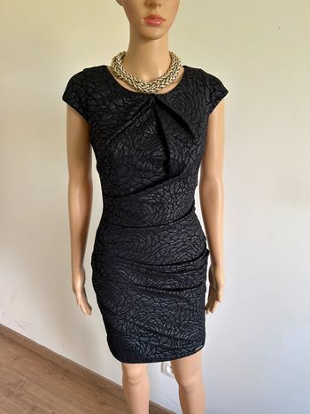 Robe noire à manches courtes Rinascimento taille S comme neuve