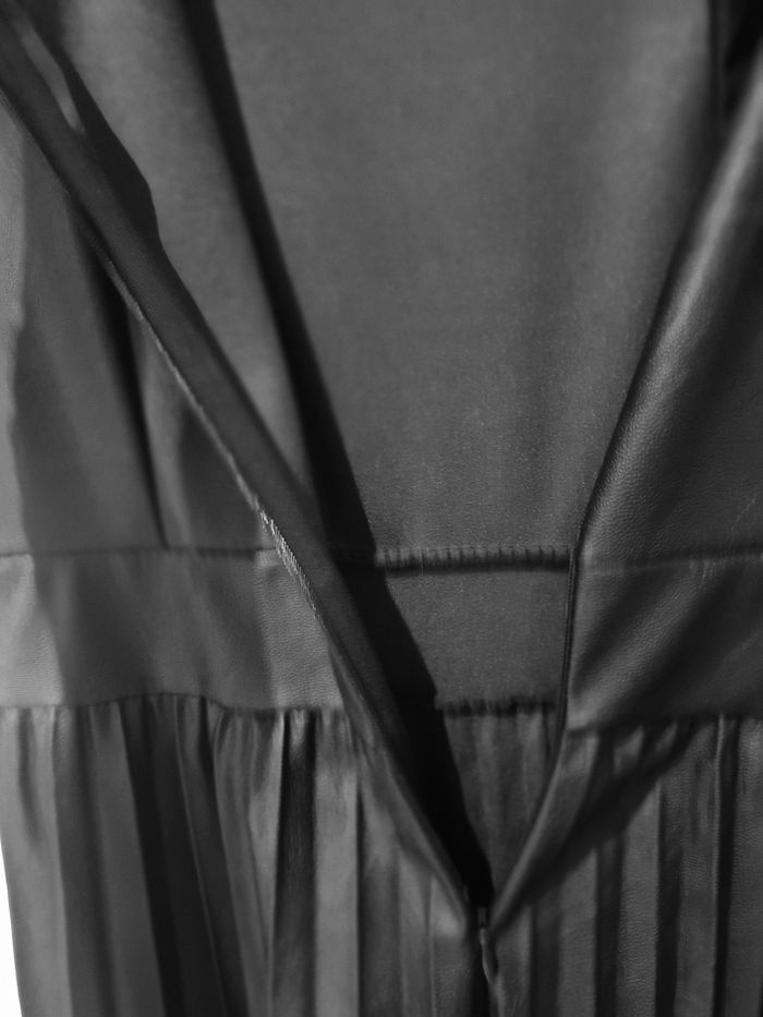 Robe plissée simili cuir longue t L - photo numéro 3