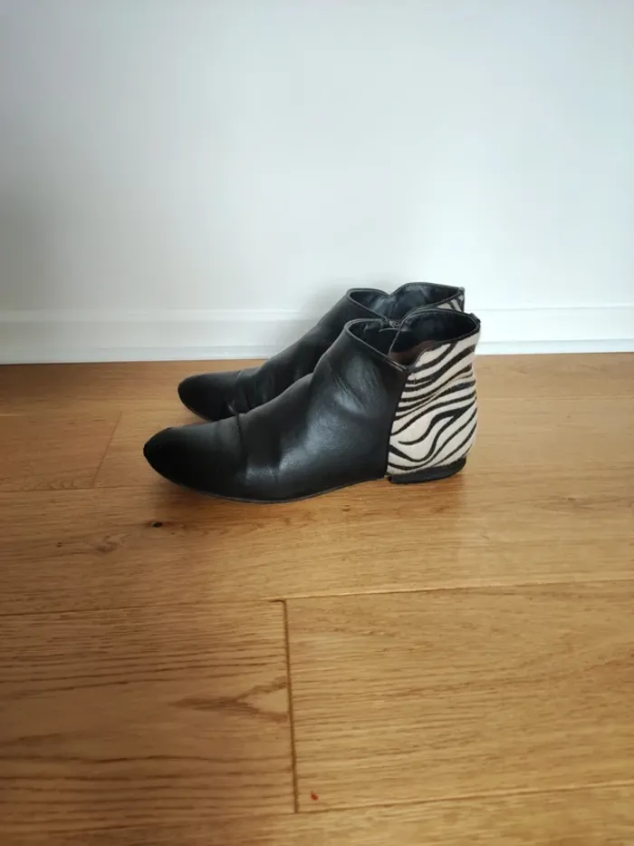 Bottines noires et zébrées - 39 - bon état - Vanessa Wu - photo numéro 2