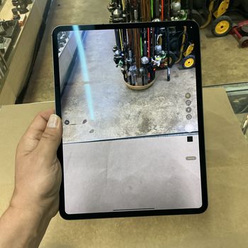 Apple iPad Pro 13 pouces M4 A2926 256 Go, Wi-Fi + 5G, 13 pouces, débloqué, batterie 100% en parfait