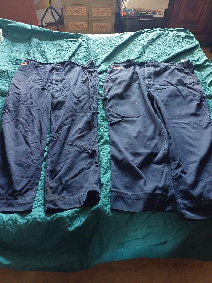 Lot de deux pantalons de travail taille 6