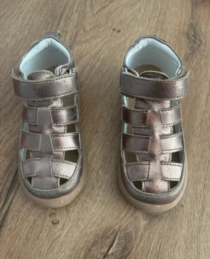 Chaussures 22 - photo numéro 2