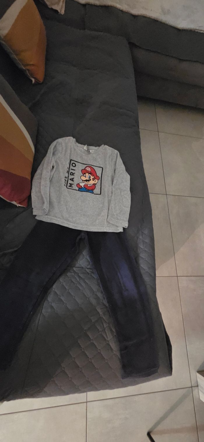 Vend ensemble pyjama mario pour garçon