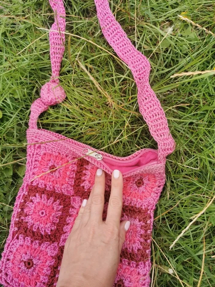 Petite sacoche rose en crochet - photo numéro 2
