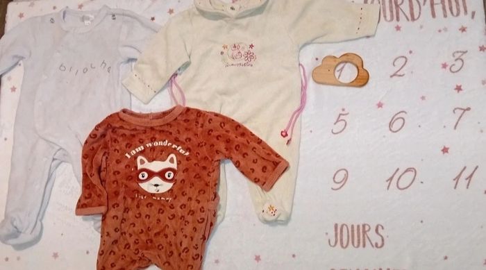 Lot pyjamas 1 Mois - photo numéro 2