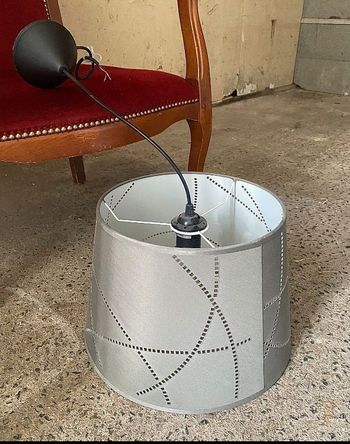 Abat jour gris en très bon état 