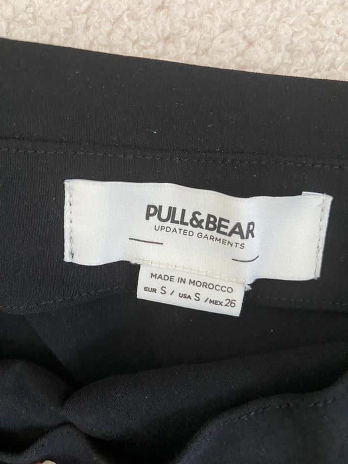 Mini jupe Noir Pull&Bear - photo numéro 3