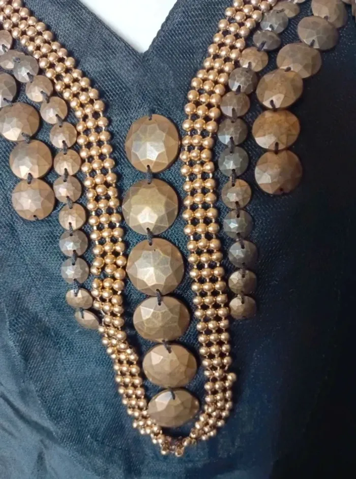 Blouse noire et perles dorées S - photo numéro 4