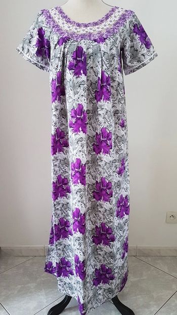 Djellaba grise et violette