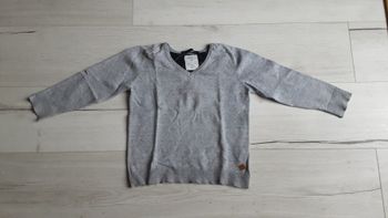 Vêtement garçon pull gris col V Zara 6 ans
