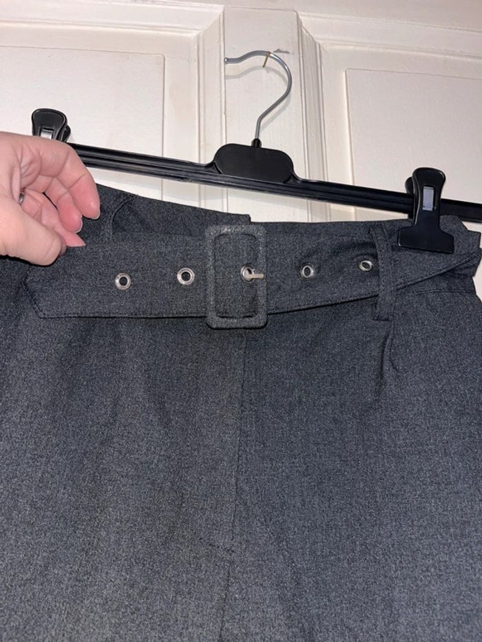 Short gris taille haute jennyfer taille 36 - photo numéro 4