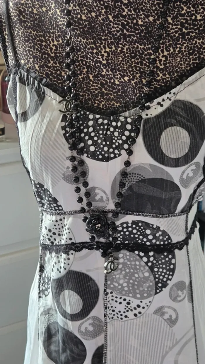 Robe Doublé et réglabe Noir et Blanche de chez Sensation en Taille Unique - photo numéro 2