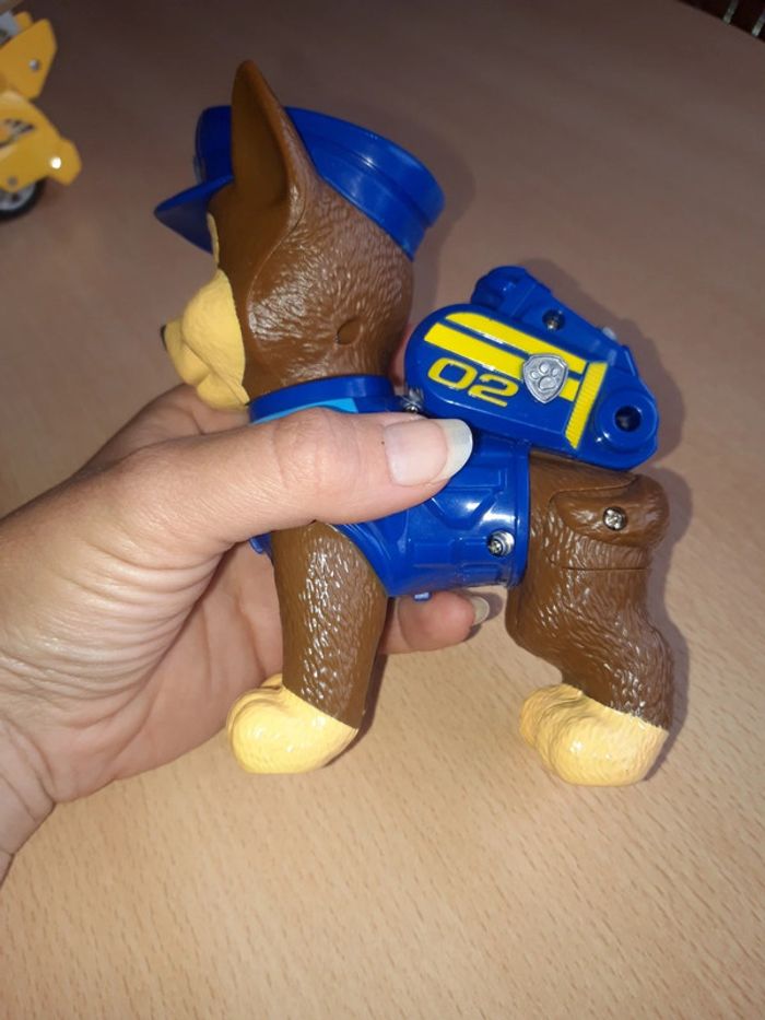 Grande figurine Chase pat patrouille 15 cm - photo numéro 4