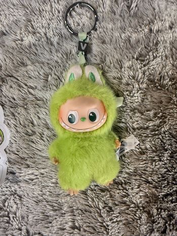 Labubu pin for love lettre V